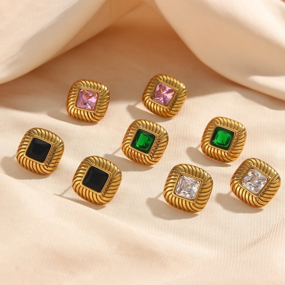 Green Zircon Vintage Textured Rhombus Gold Stud Earrings - Picture 6 of 6
